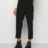 Anna Field BASIC BUSSINESS PANTS WITH PINTUCKS - Pantalones - Black, Mujer 1 Anna Field BASIC BUSSINESS PANTS WITH PINTUCKS - Pantalones - Black, Mujer -Anna Field Moda 1b9bf090928144c3a51aa73927135d95