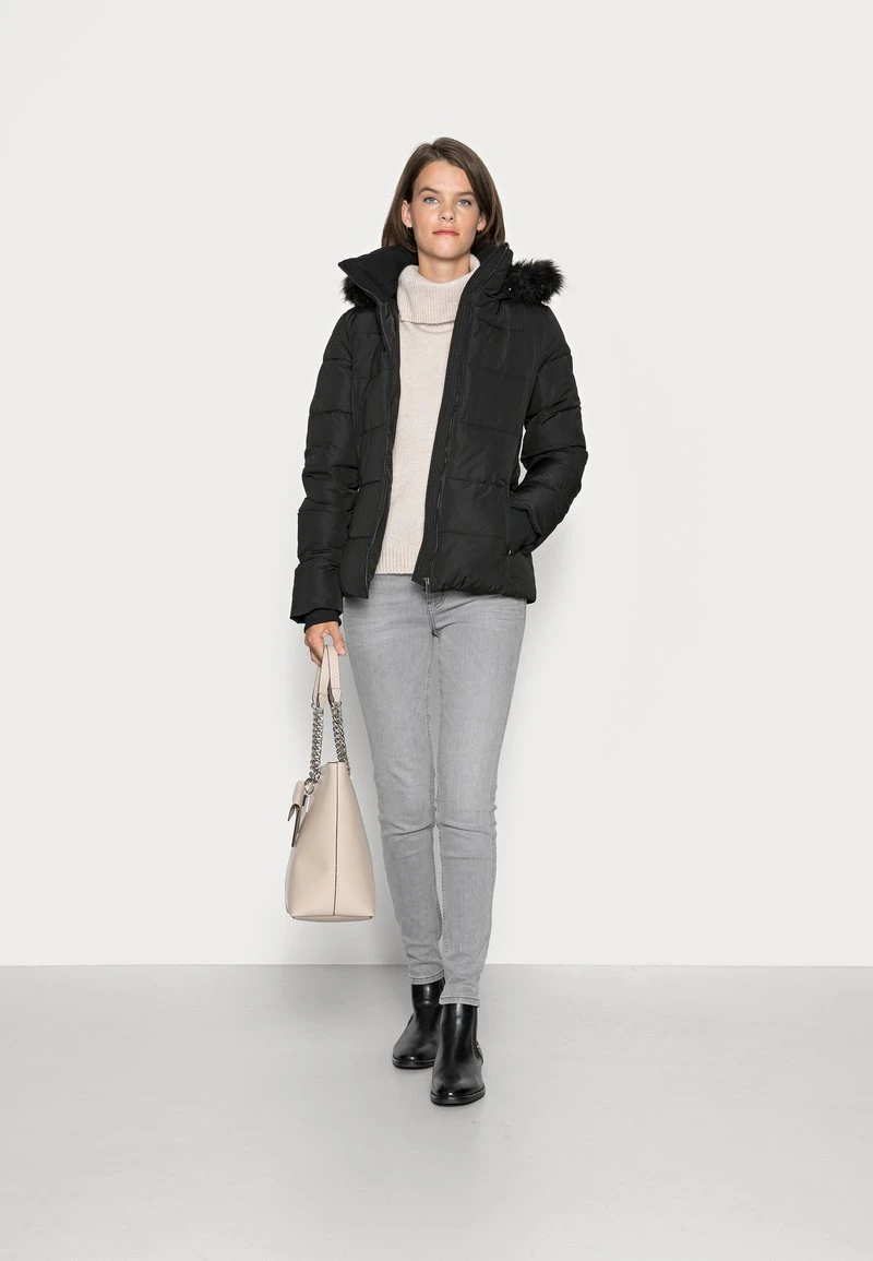 Anna Field SHORT PUFFER WITH HOOD - Chaqueta De Invierno - Black, Mujer 4 Anna Field SHORT PUFFER WITH HOOD - Chaqueta De Invierno - Black, Mujer - Imagen 2