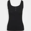 Anna Field Top - Black, Mujer