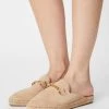 Anna Field LEATHER - Sandalias Planas - Beige, Mujer